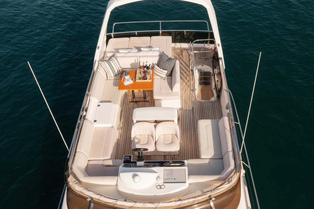 Аренда яхты Princess 62 DIAL в Миконосе
